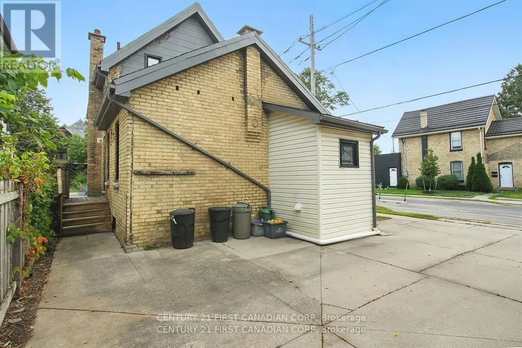 453 QUEBEC STREET