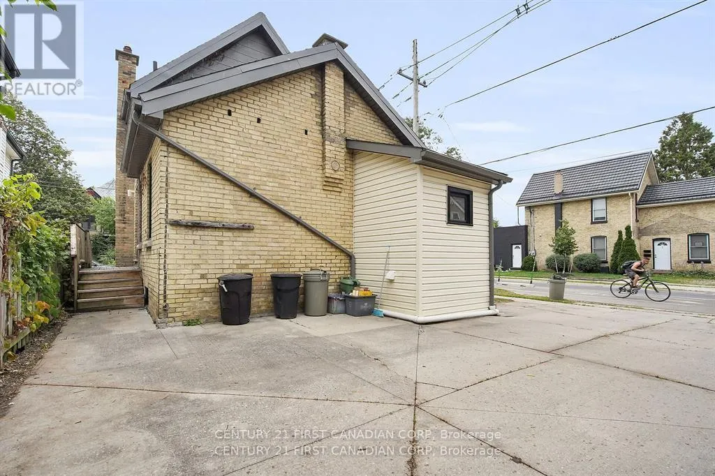 453 QUEBEC STREET