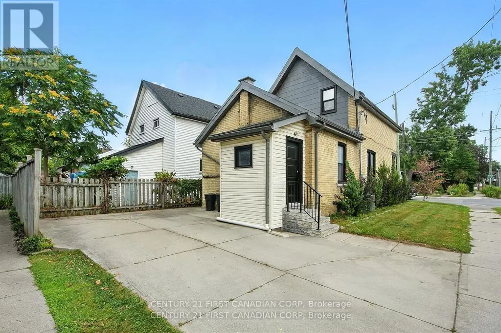 453 QUEBEC STREET