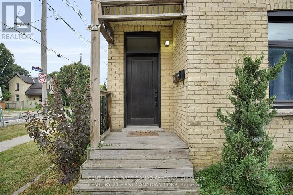 453 QUEBEC STREET