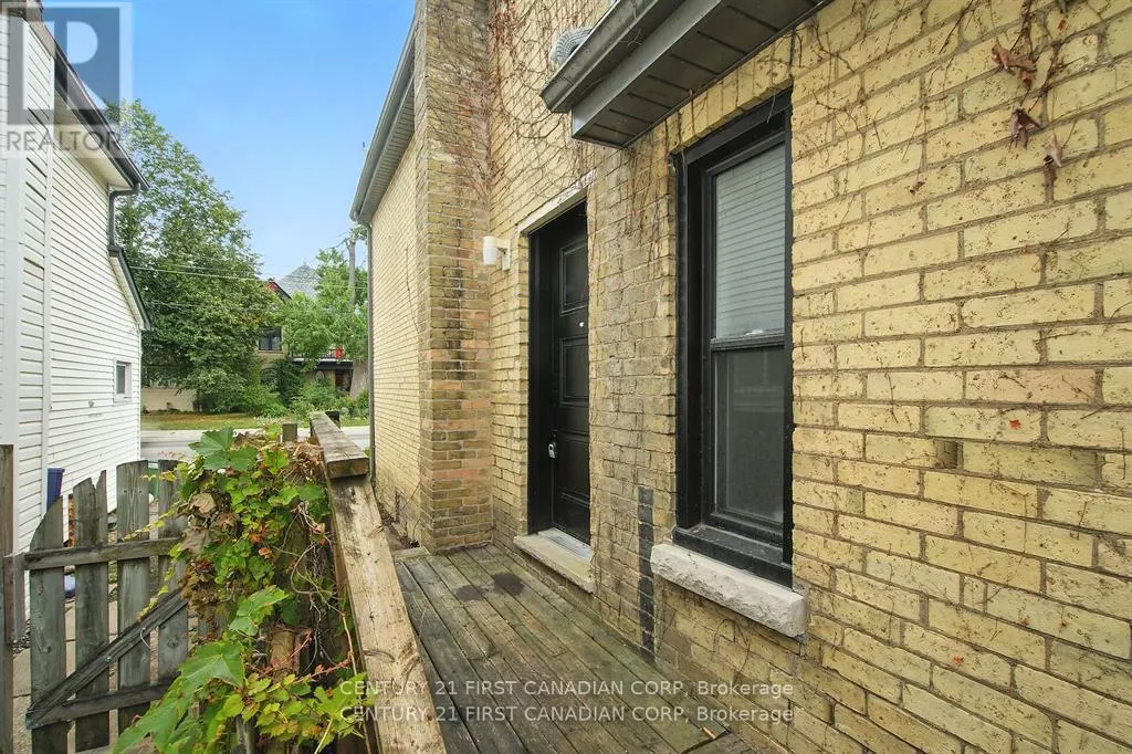 453 QUEBEC STREET