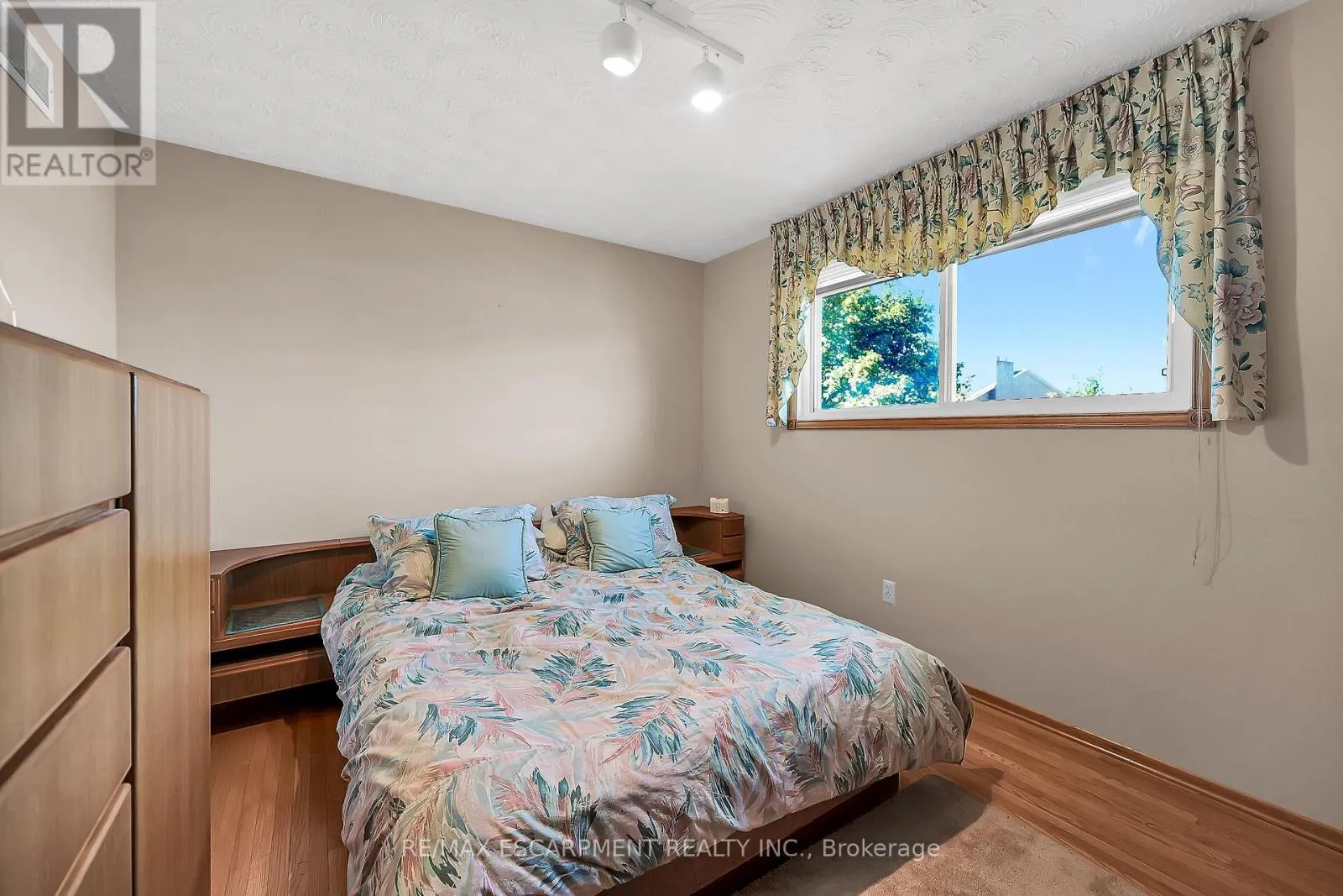 65 ELLINGTON AVENUE