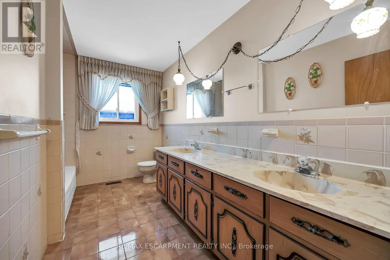 65 ELLINGTON AVENUE