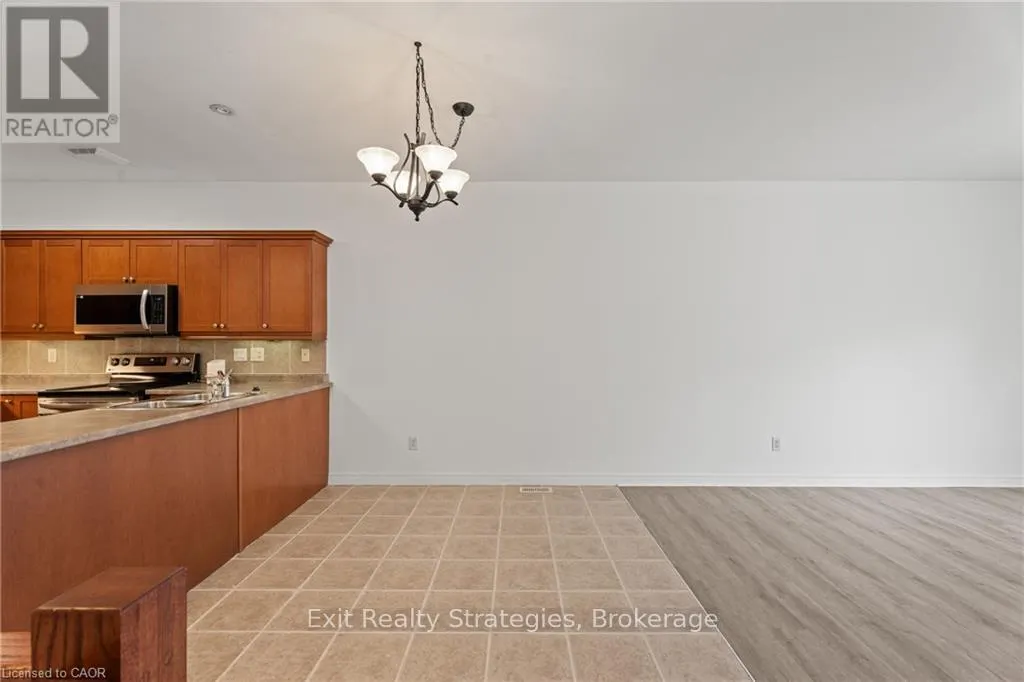 39 - 68 HALLMARK TRAIL E, #39