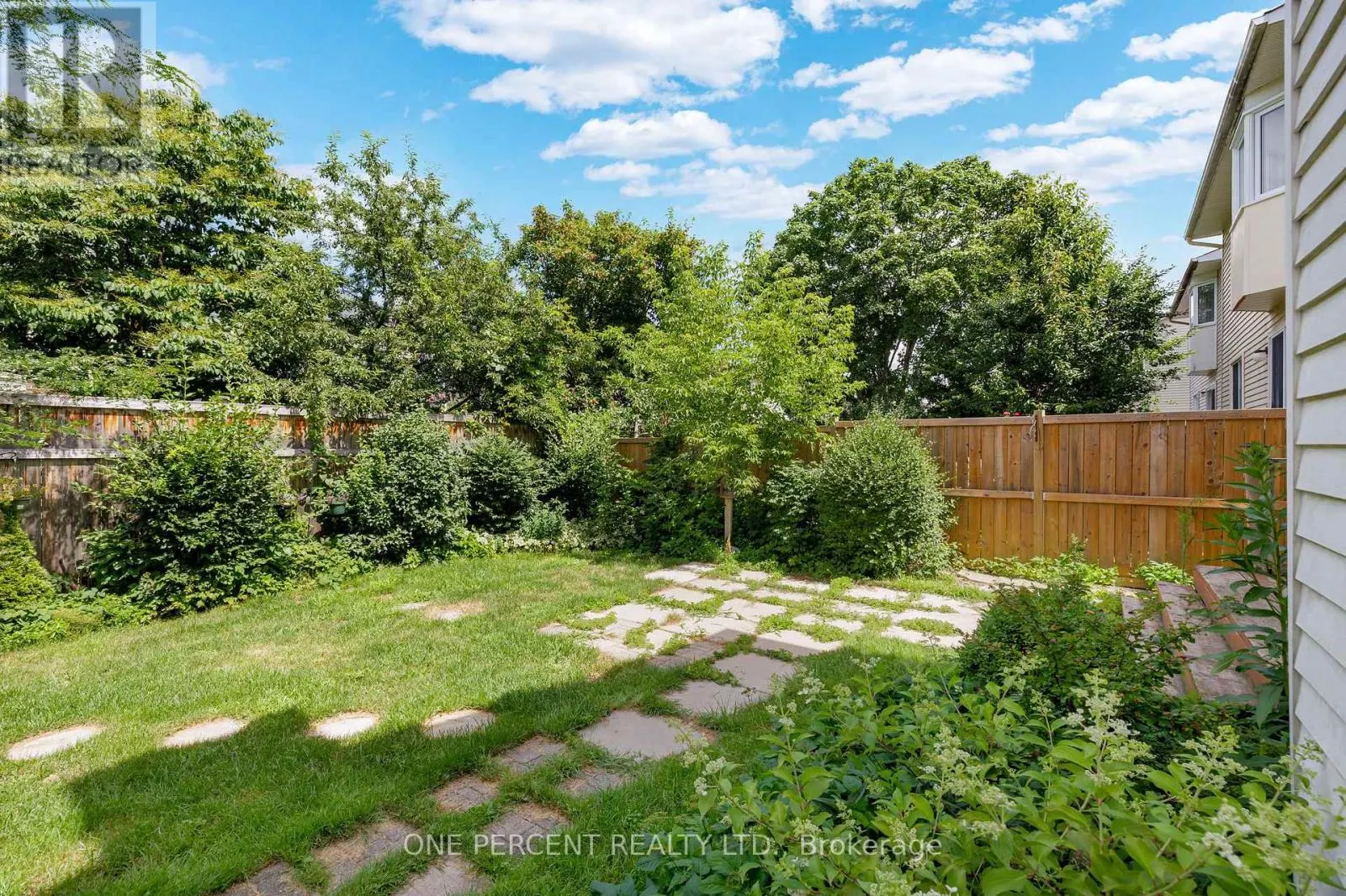 28 CHICKASAW CRESCENT