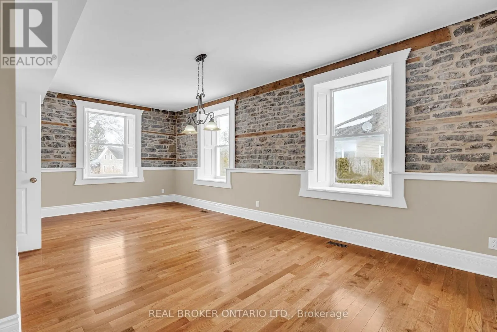2486 COUNTY RD 18 CONCESSION