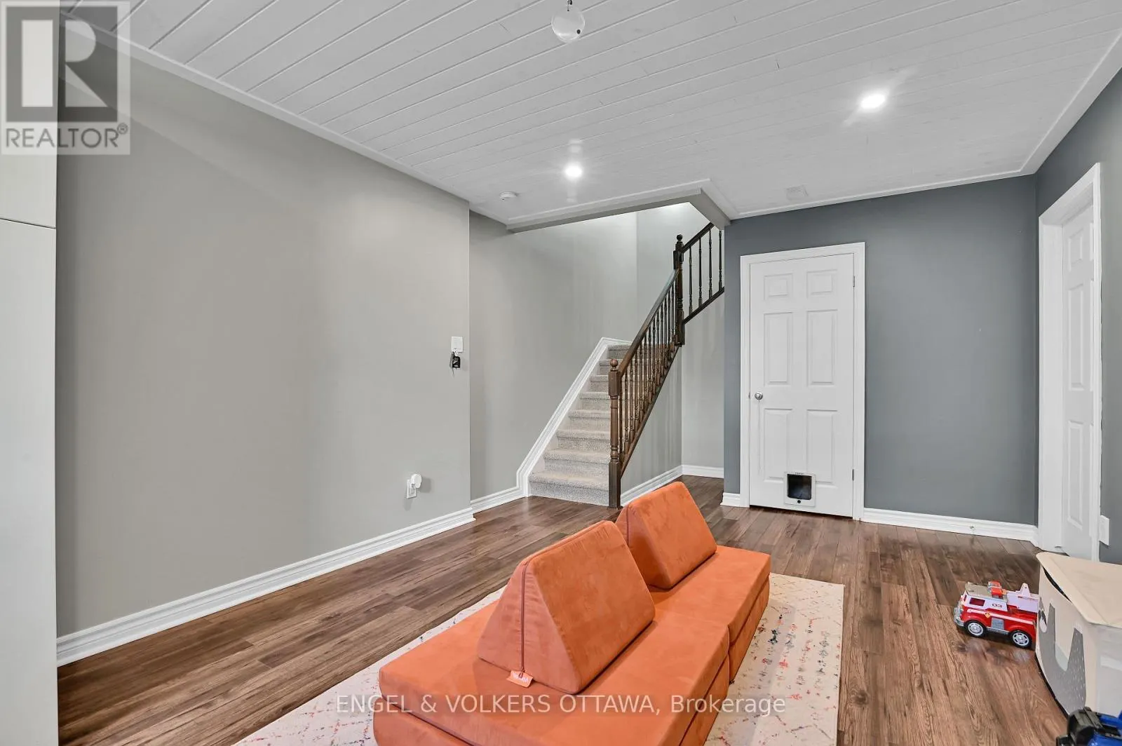 123 WATERFERN WAY