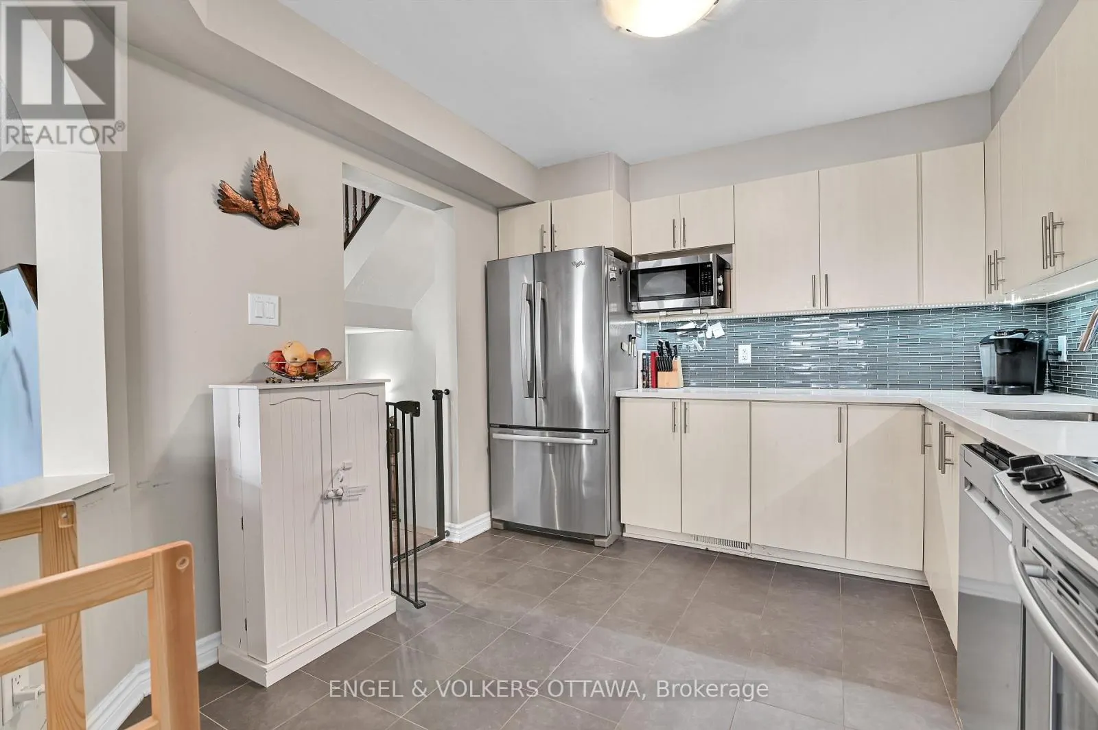 123 WATERFERN WAY