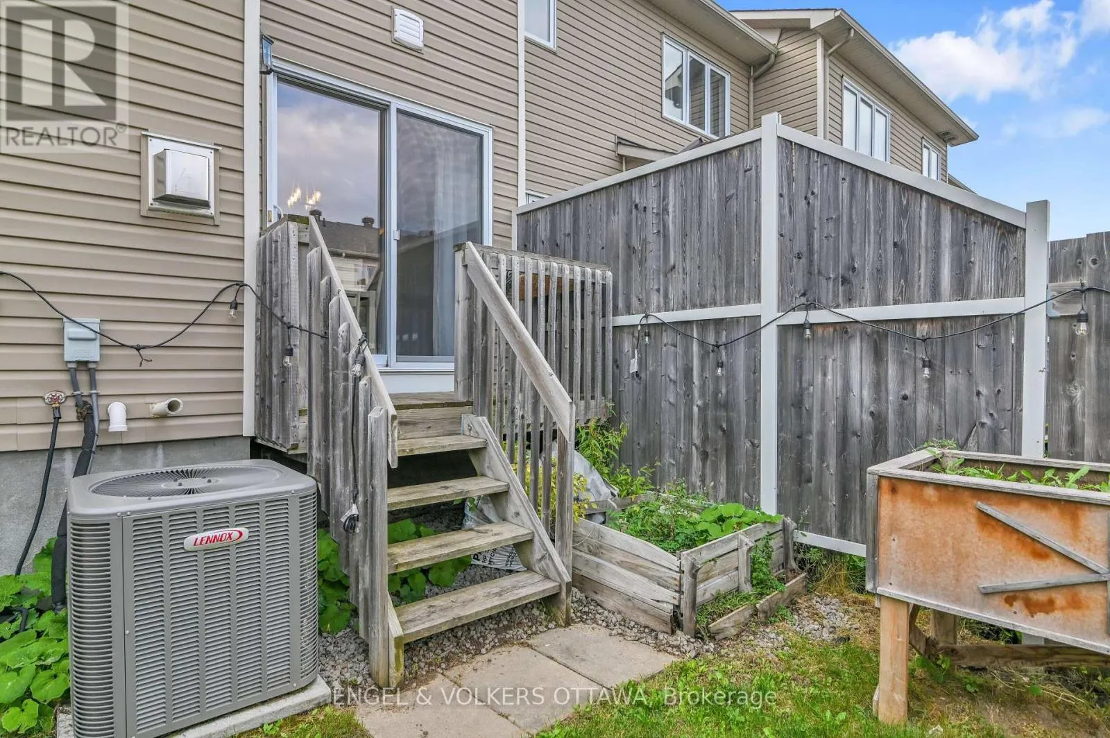 123 WATERFERN WAY