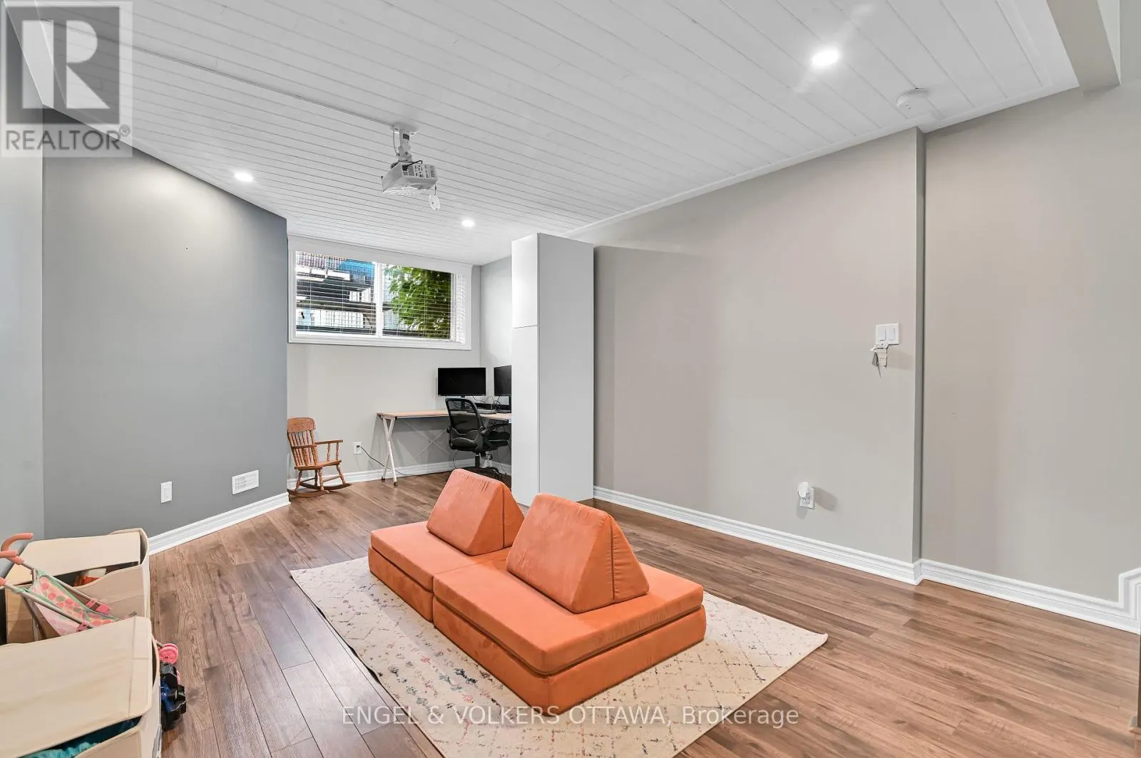 123 WATERFERN WAY