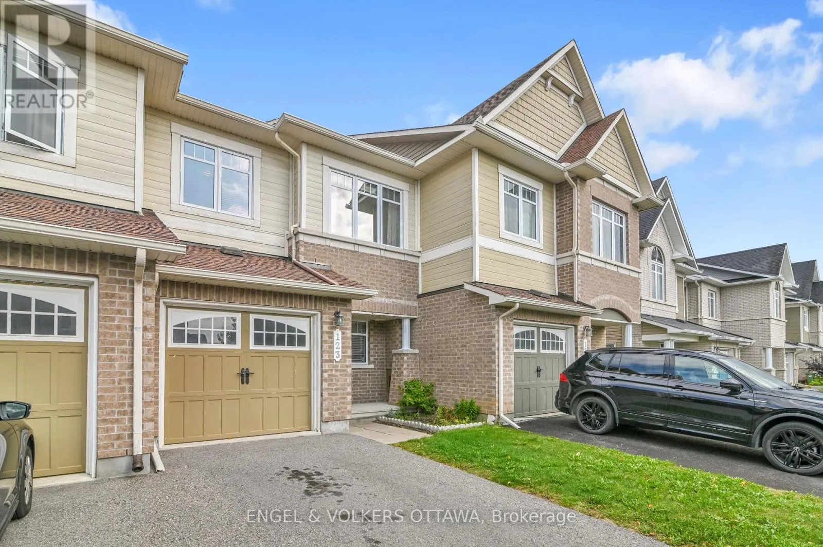 123 WATERFERN WAY