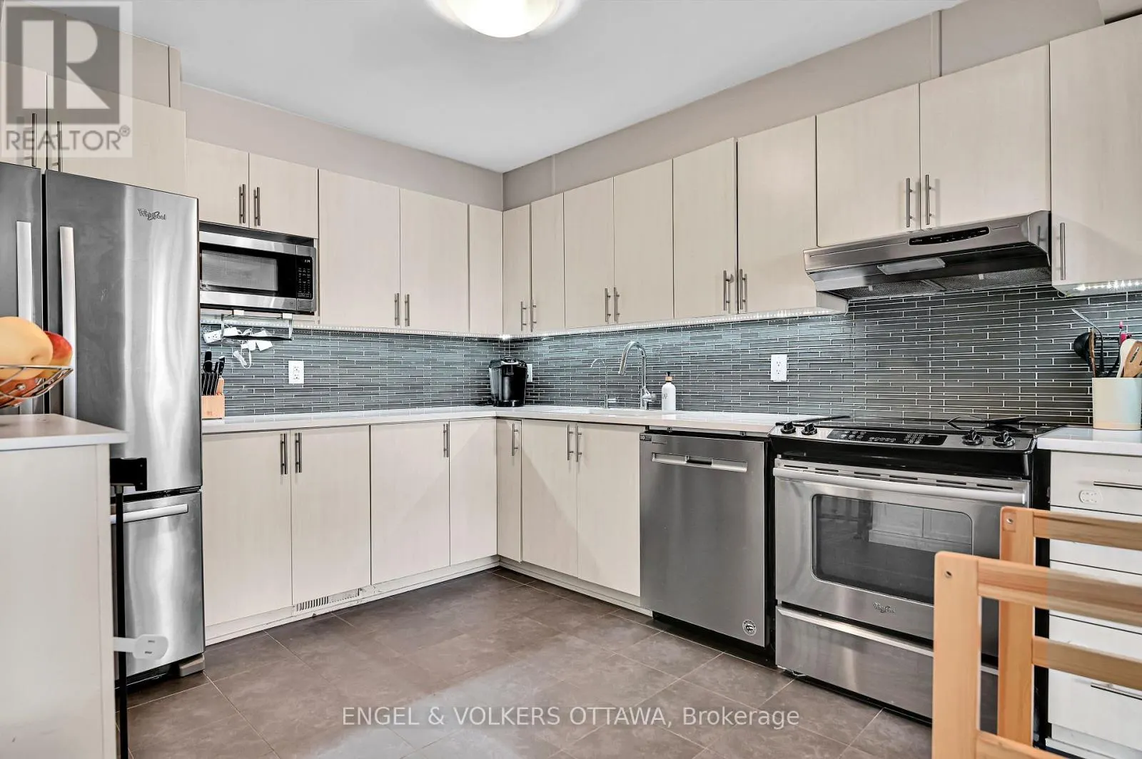 123 WATERFERN WAY