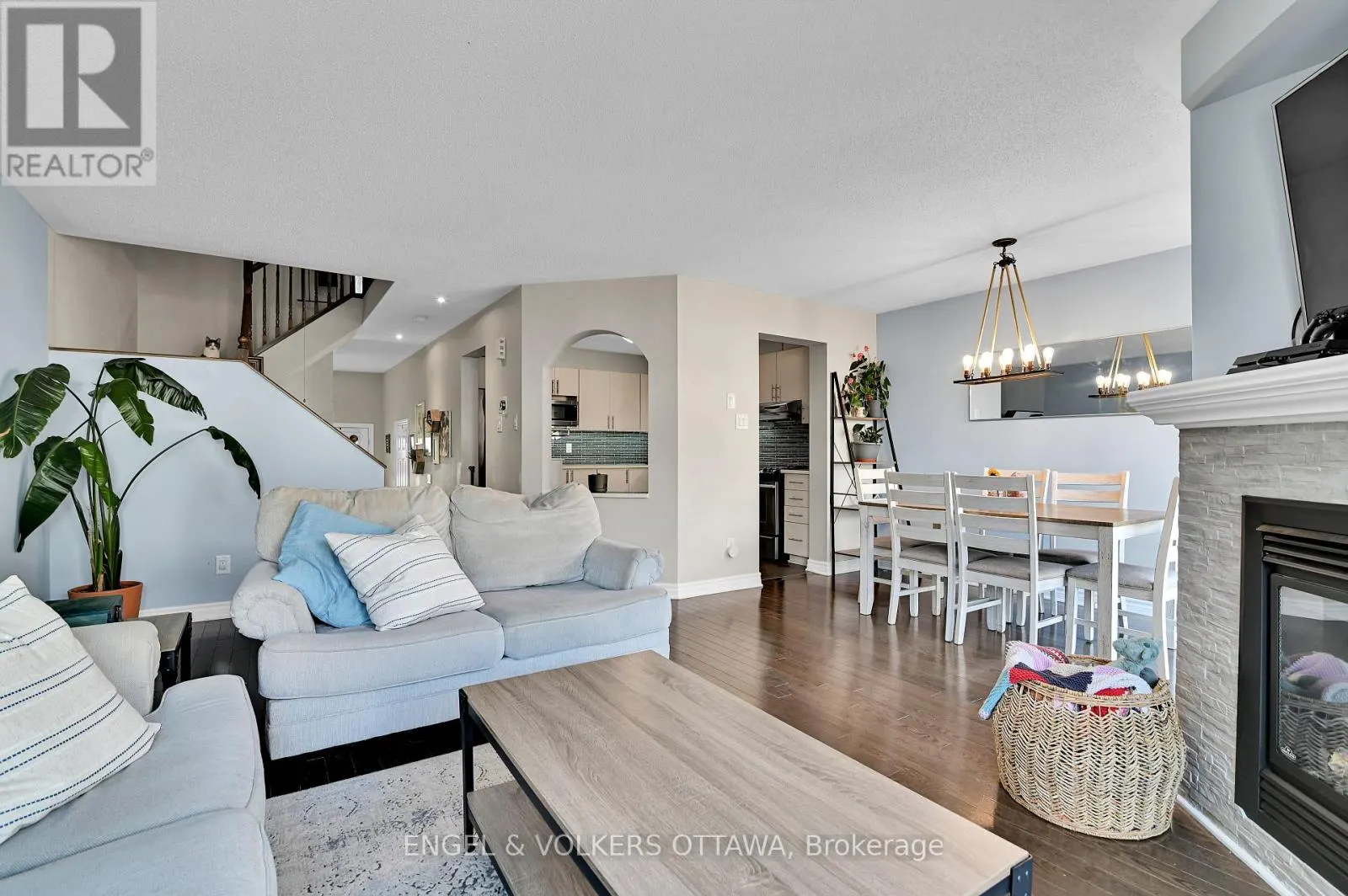123 WATERFERN WAY