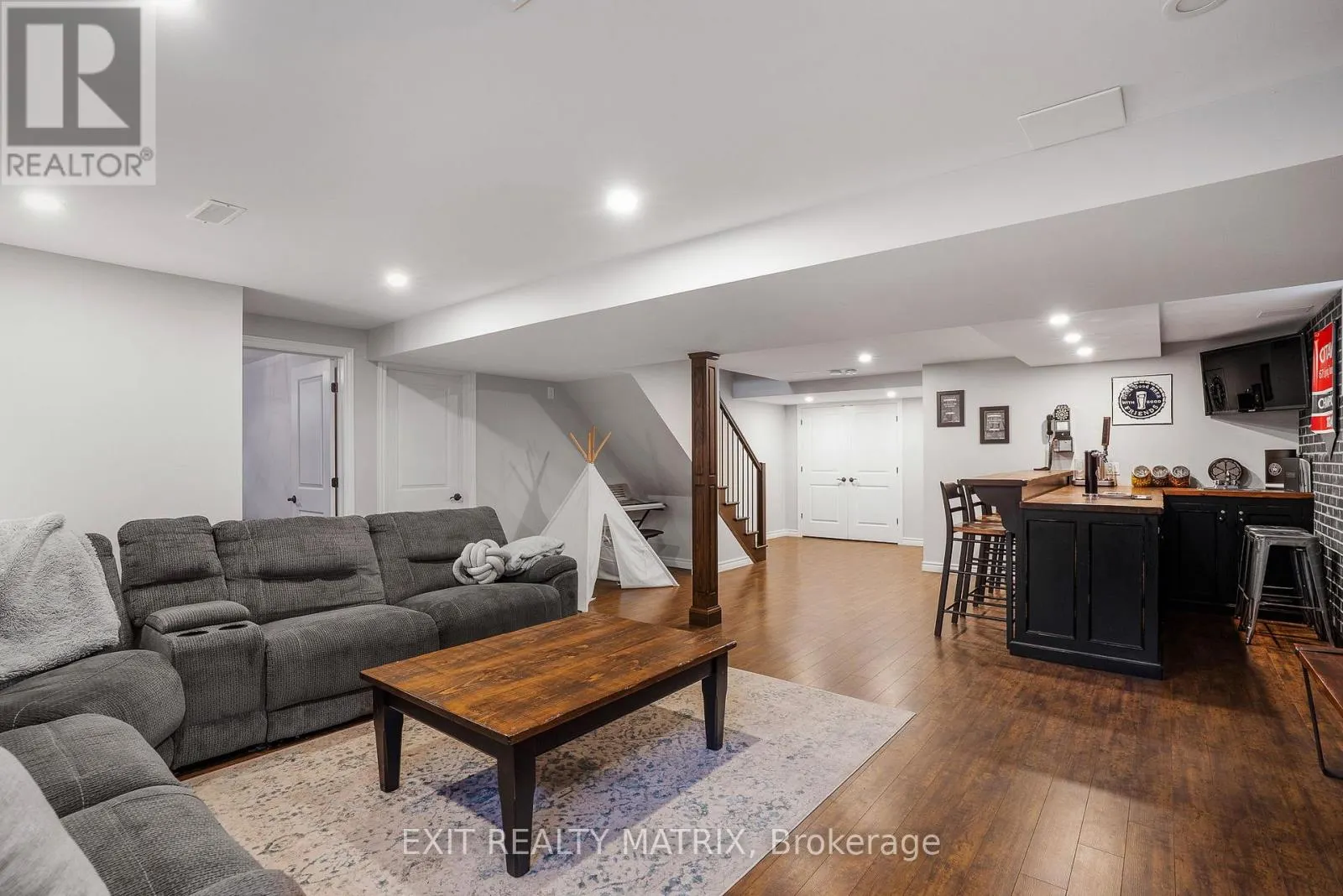 301 COLMAR STREET