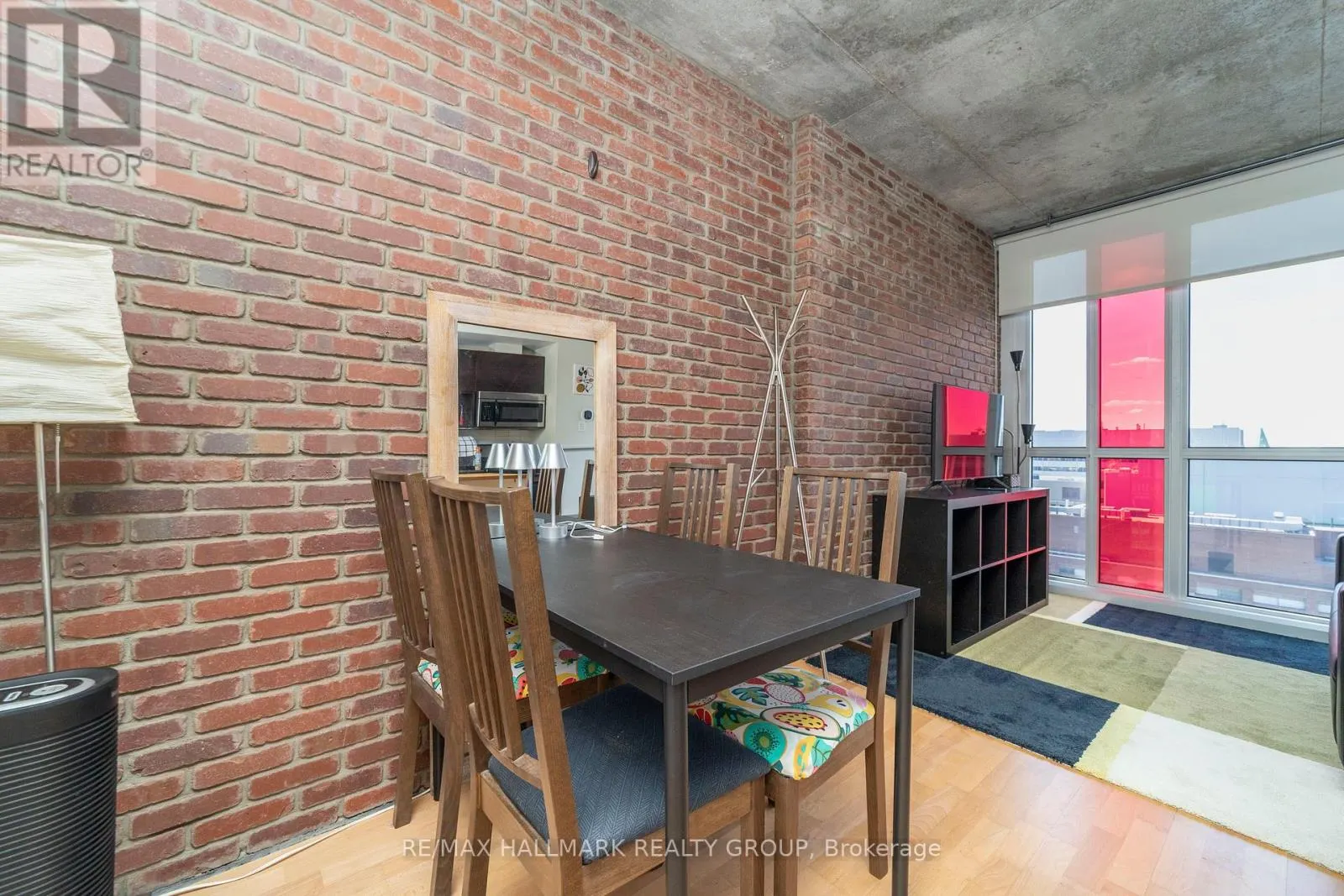 1907 - 324 LAURIER AVENUE