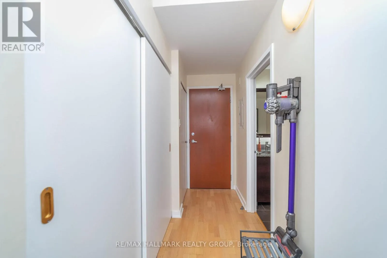 1907 - 324 LAURIER AVENUE
