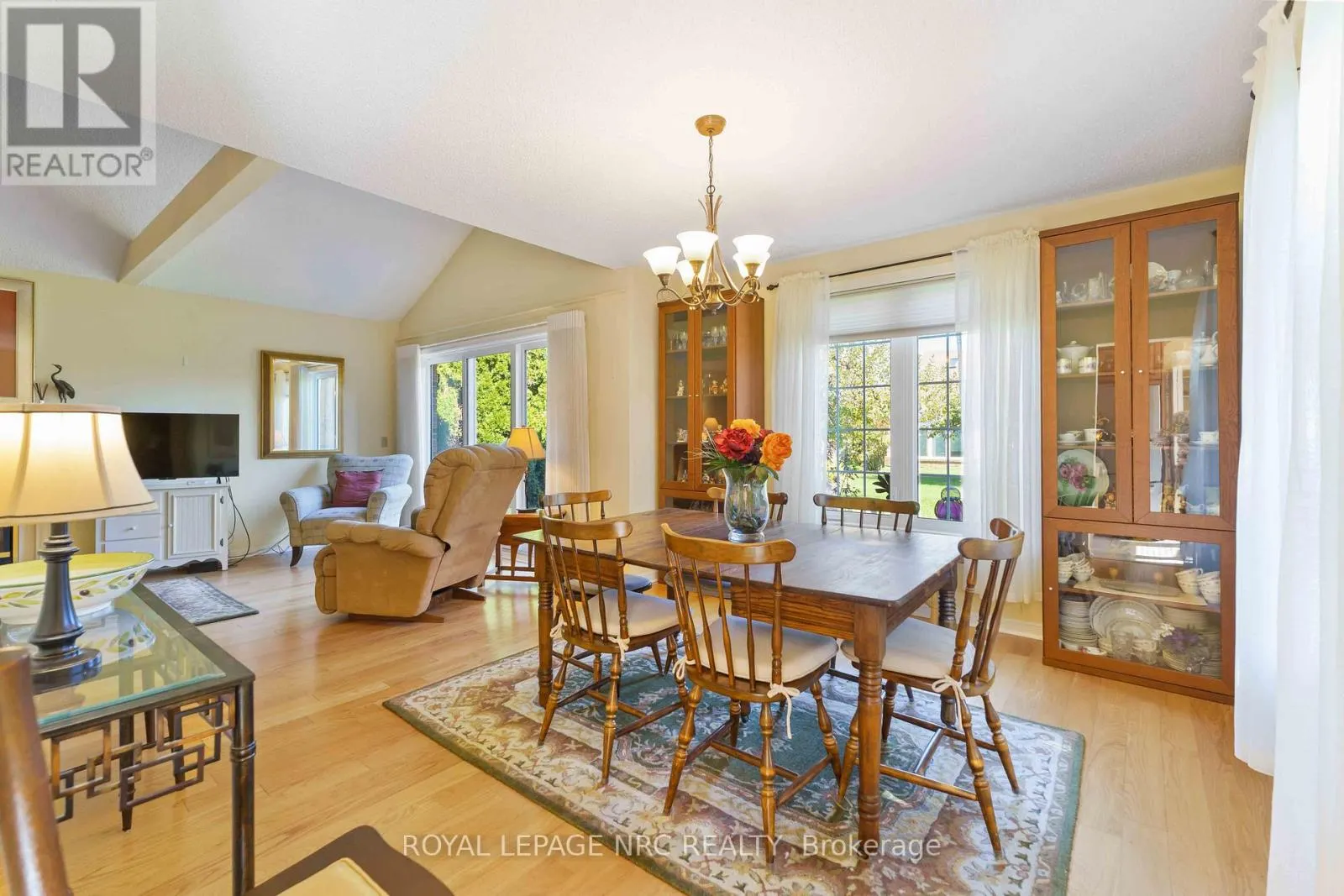 4092 PLUM TREE COURT
