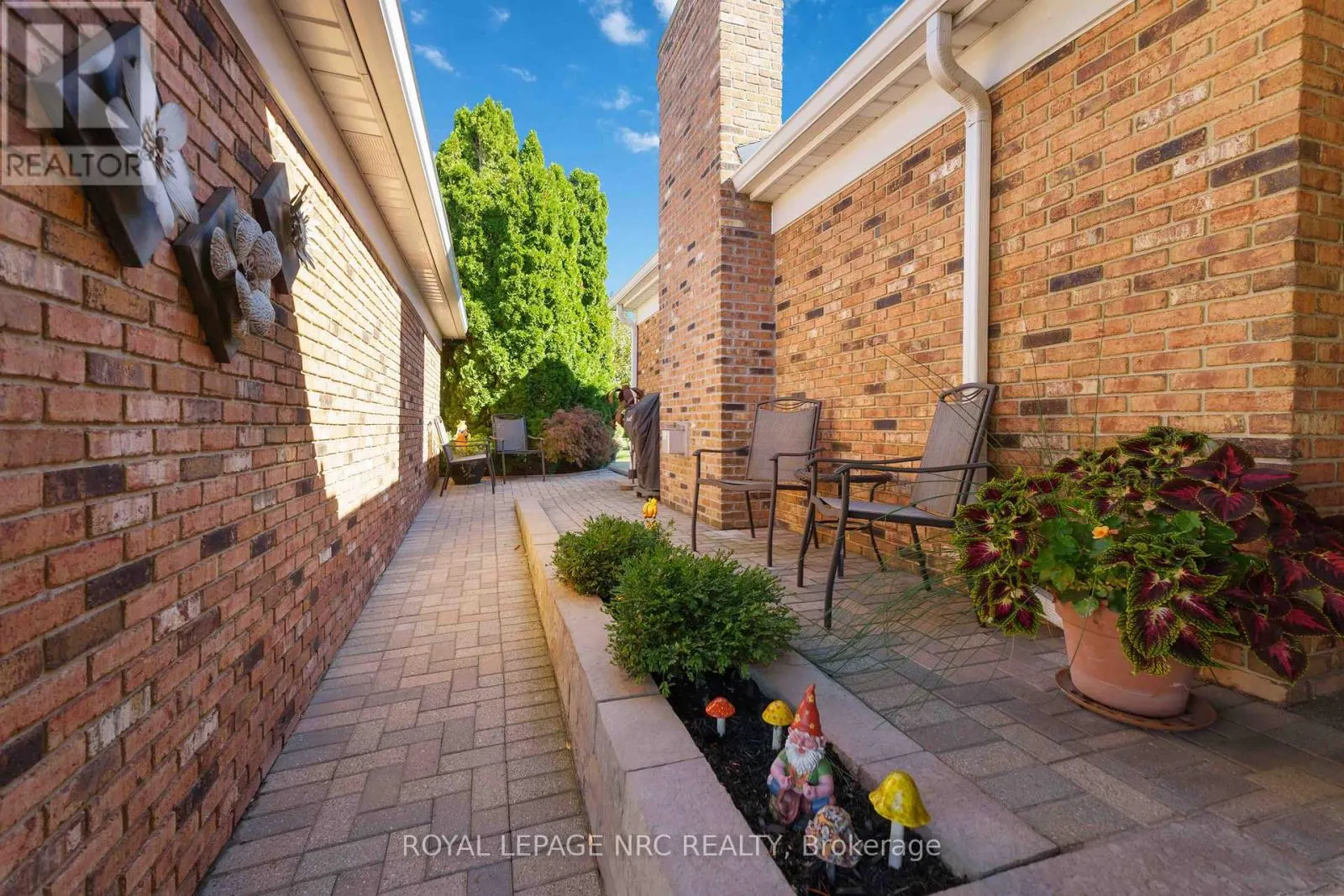 4092 PLUM TREE COURT