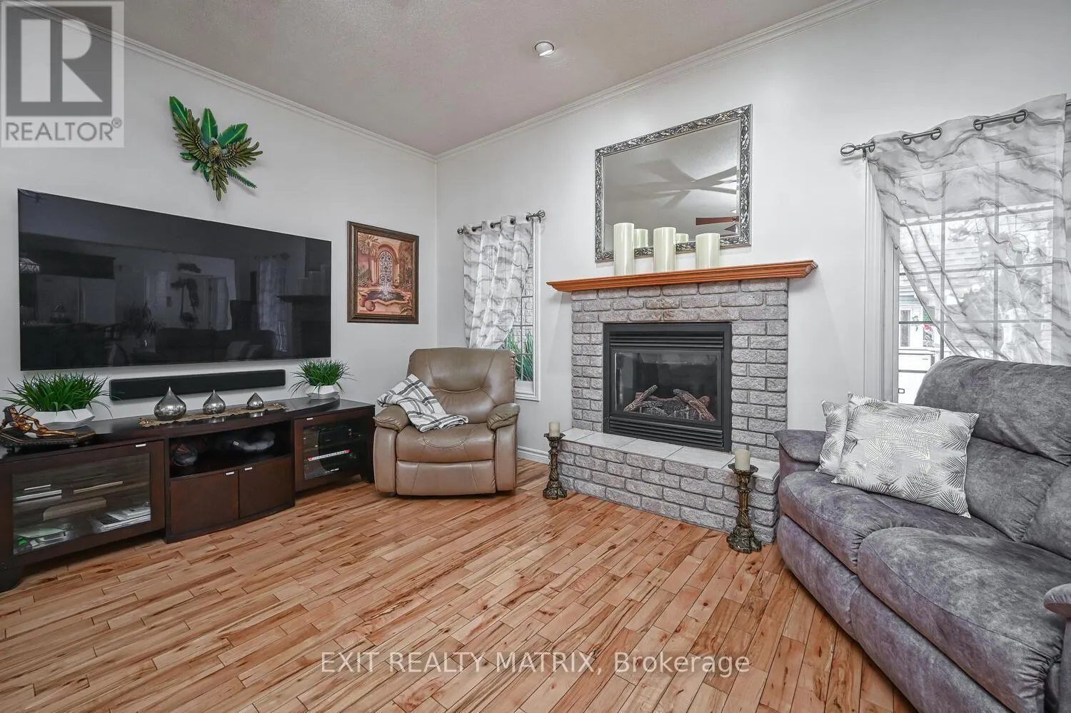 2573 MITCHELL STREET