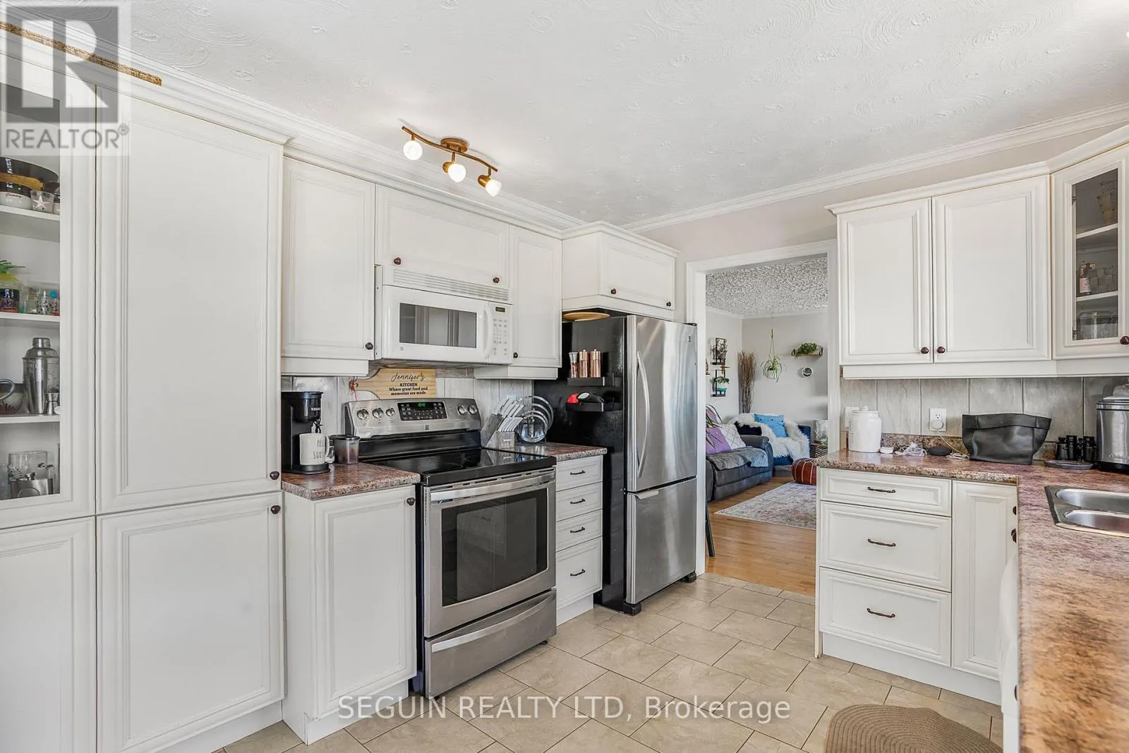 301-303 CHAMBERLAIN STREET