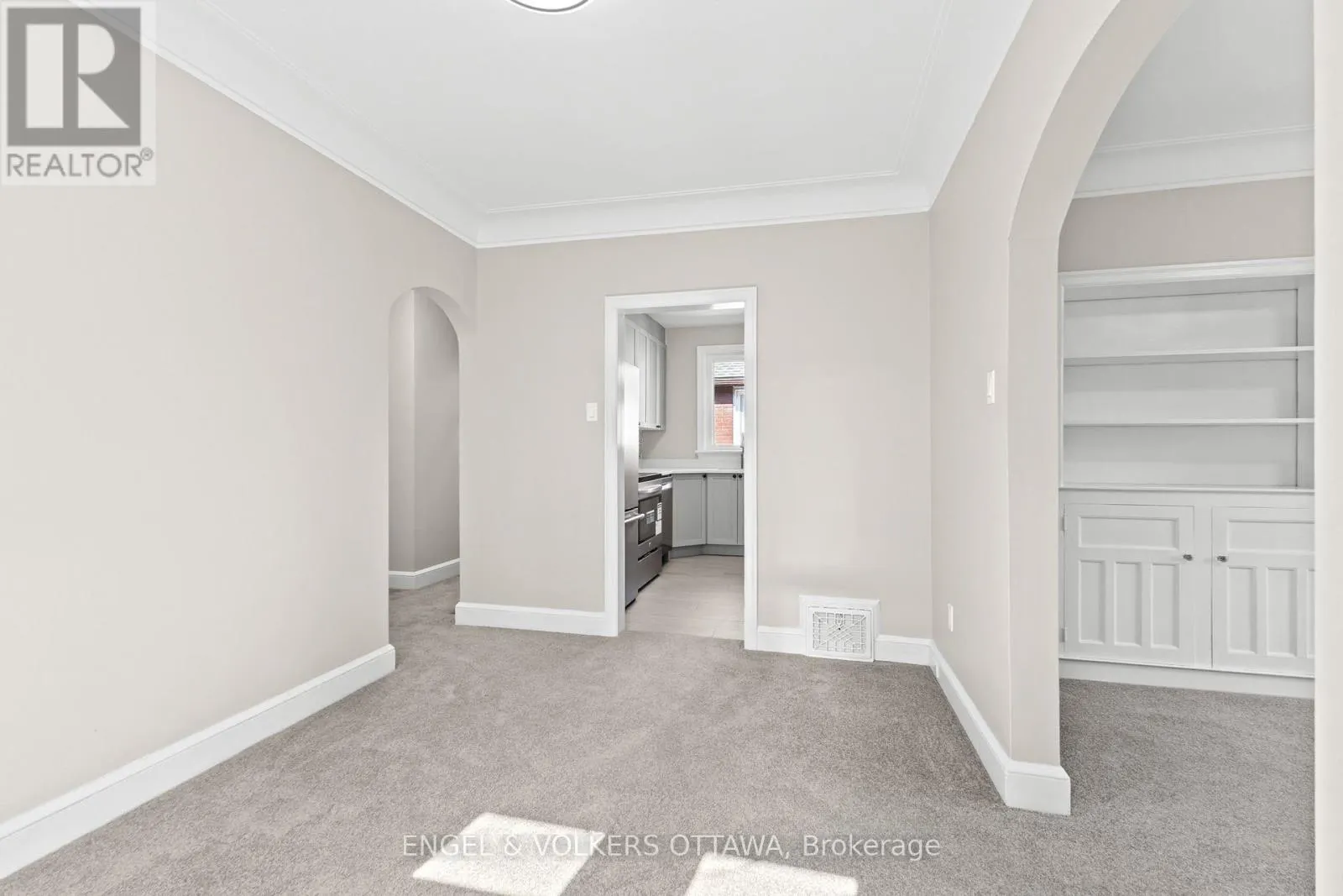 460 HOLLAND AVENUE