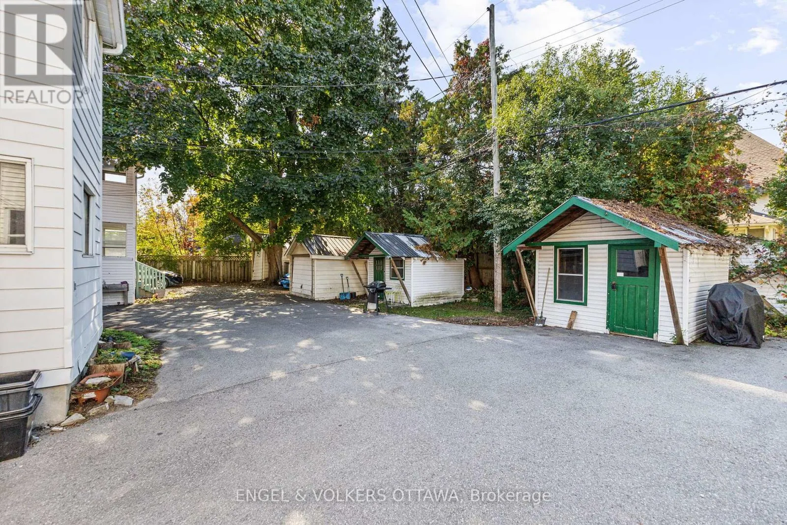 460 HOLLAND AVENUE