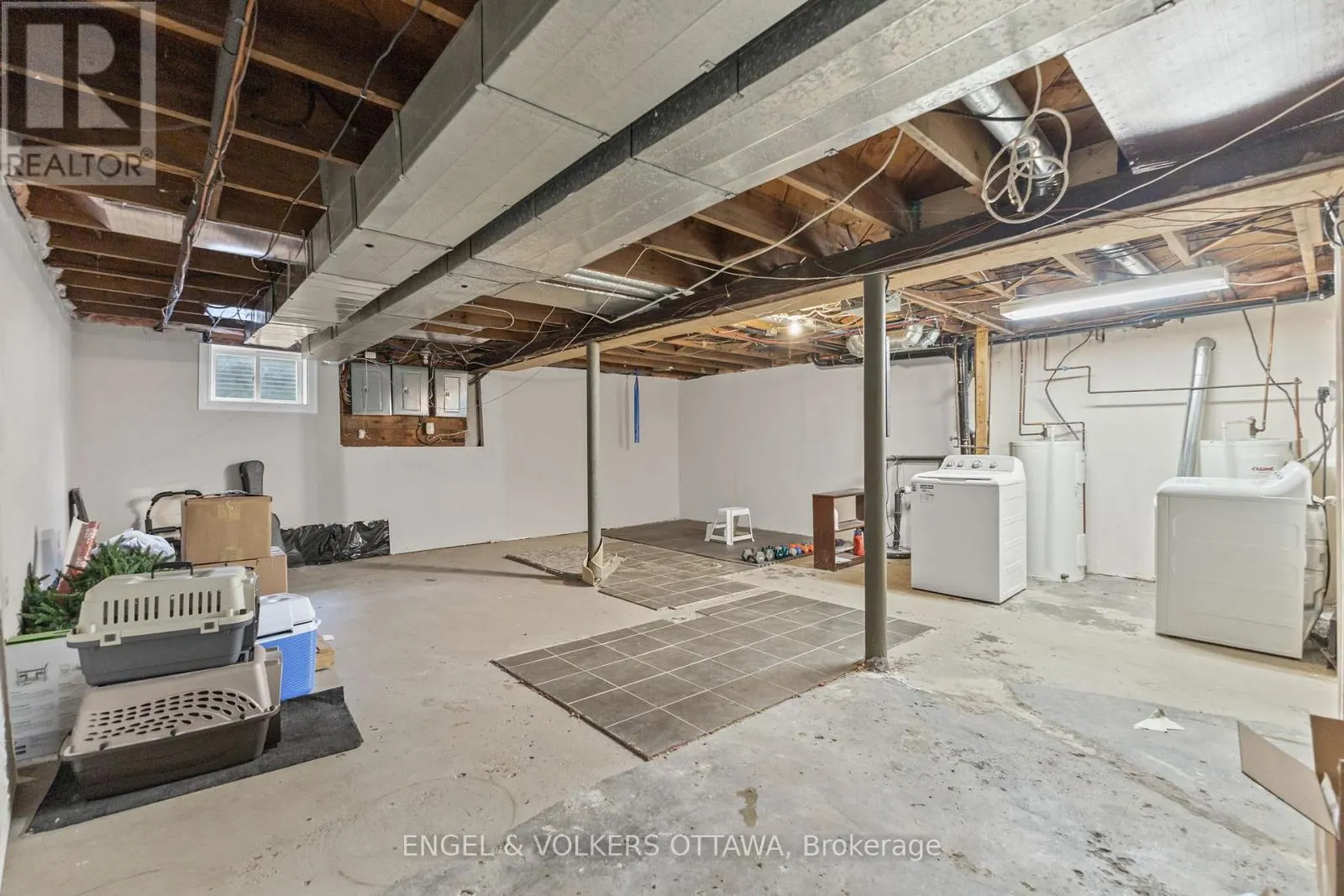 460 HOLLAND AVENUE