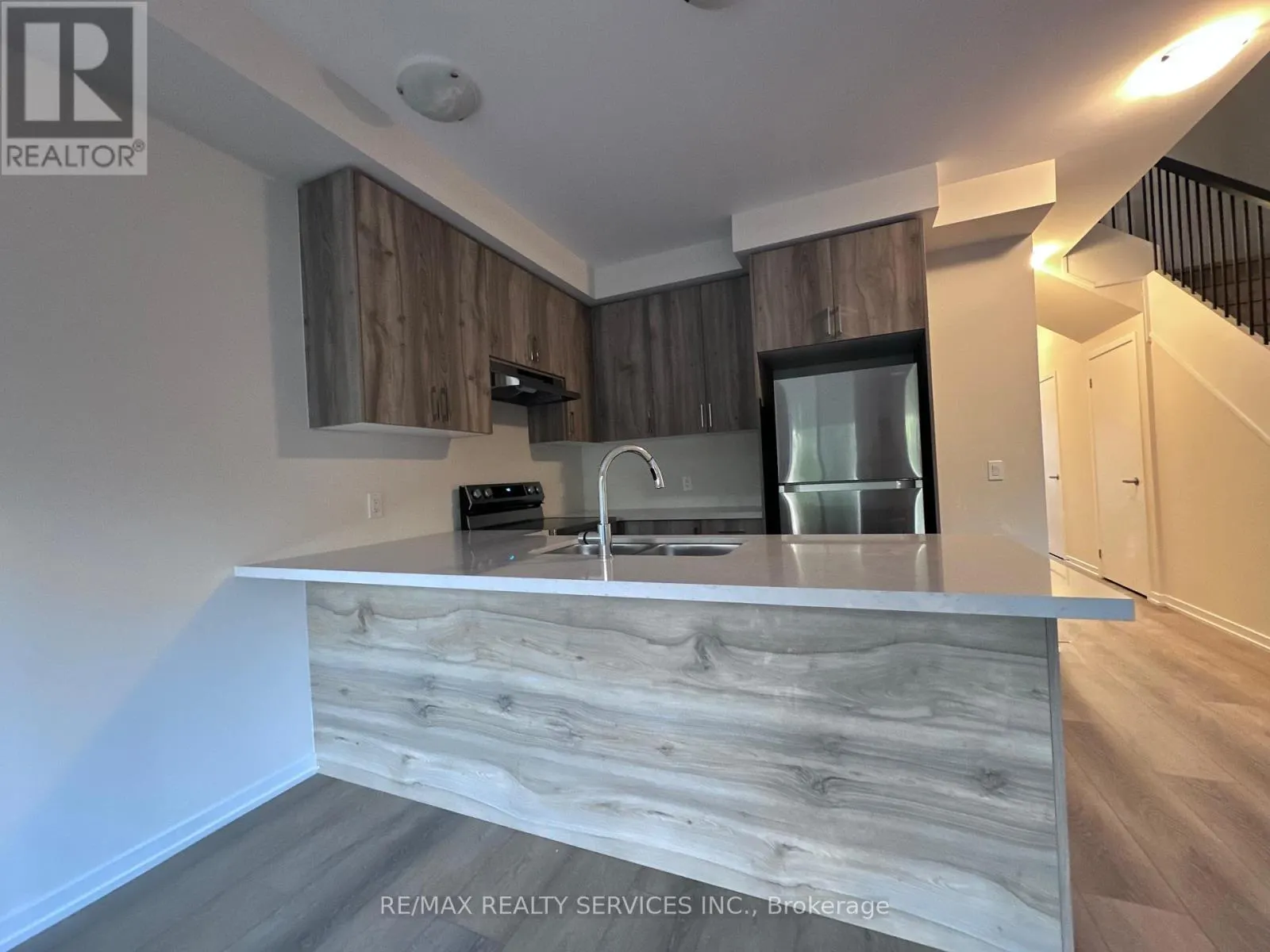 23 RADIUM LANE