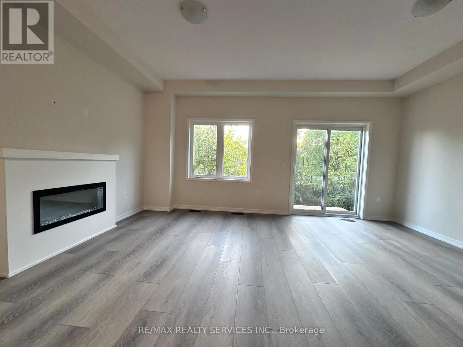 23 RADIUM LANE
