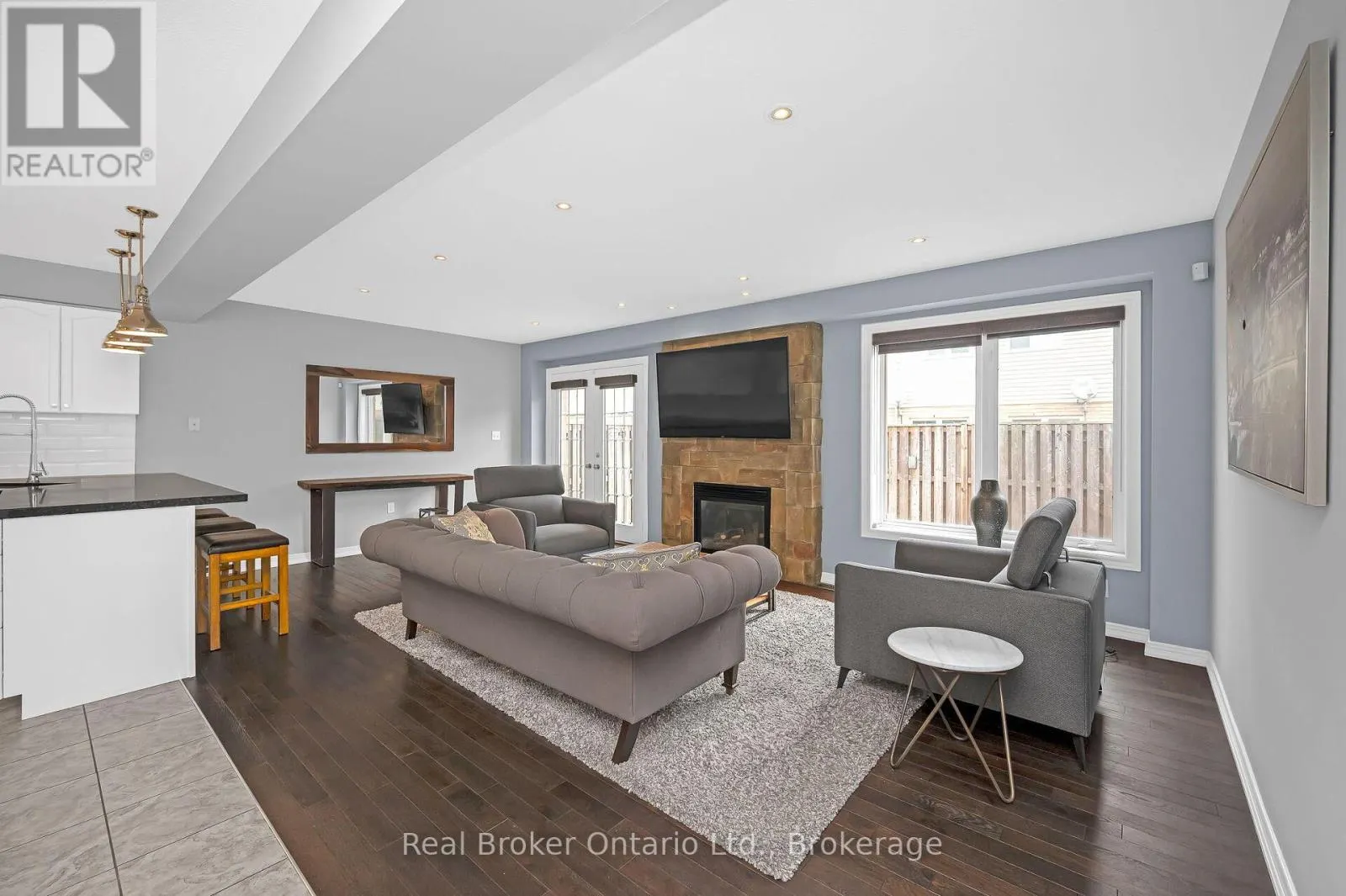 23 BELLFLOWER BOULEVARD