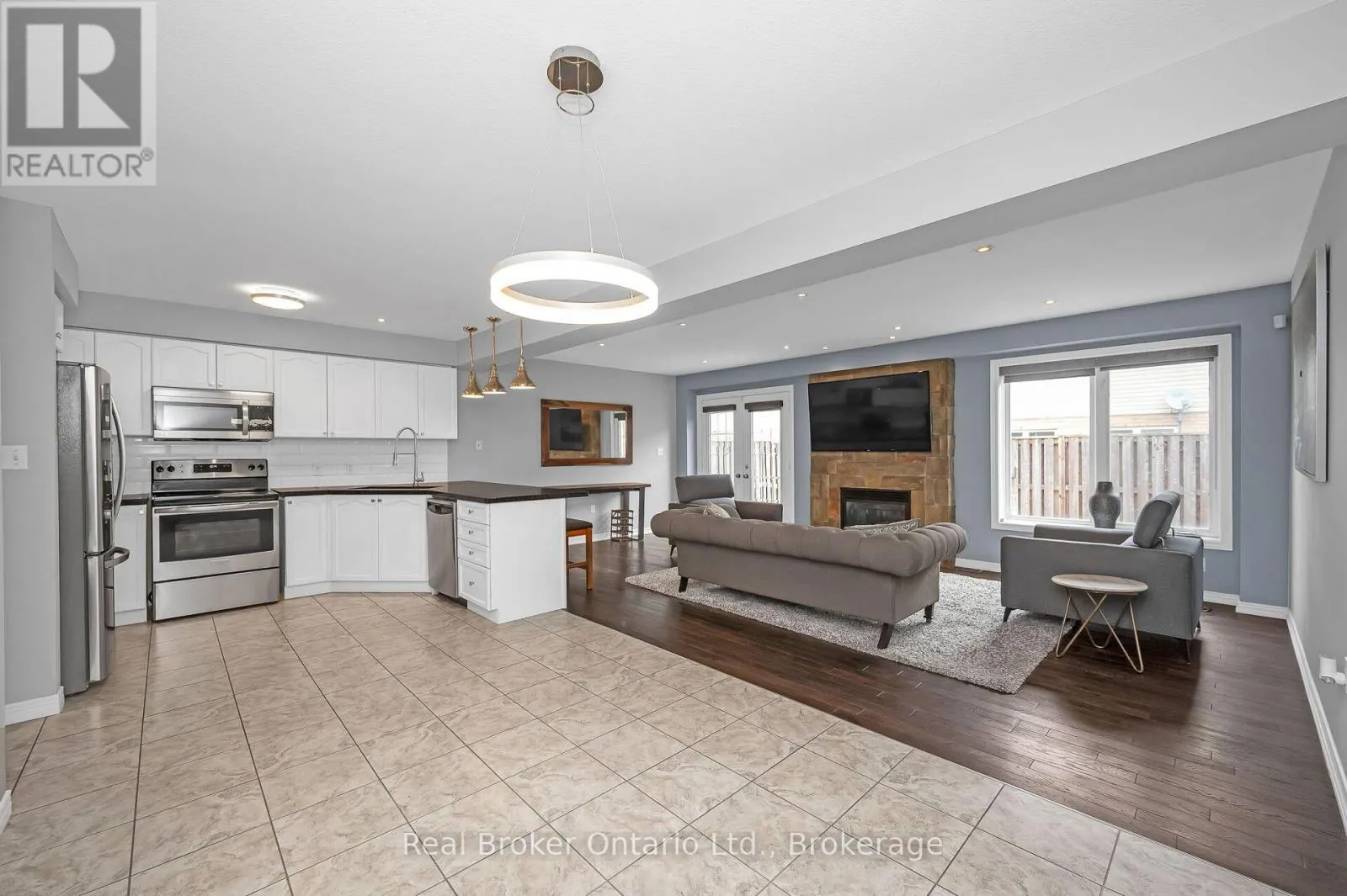 23 BELLFLOWER BOULEVARD