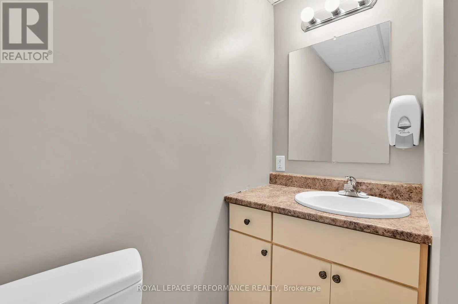 117 FIRST STREET E