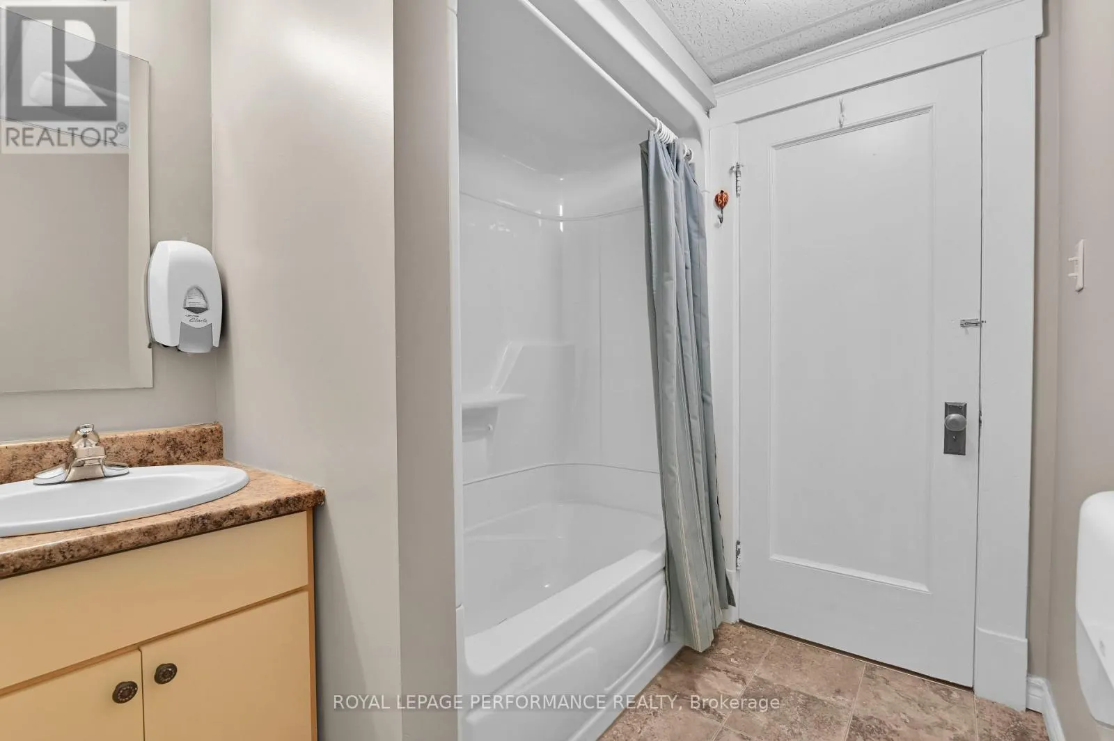 117 FIRST STREET E