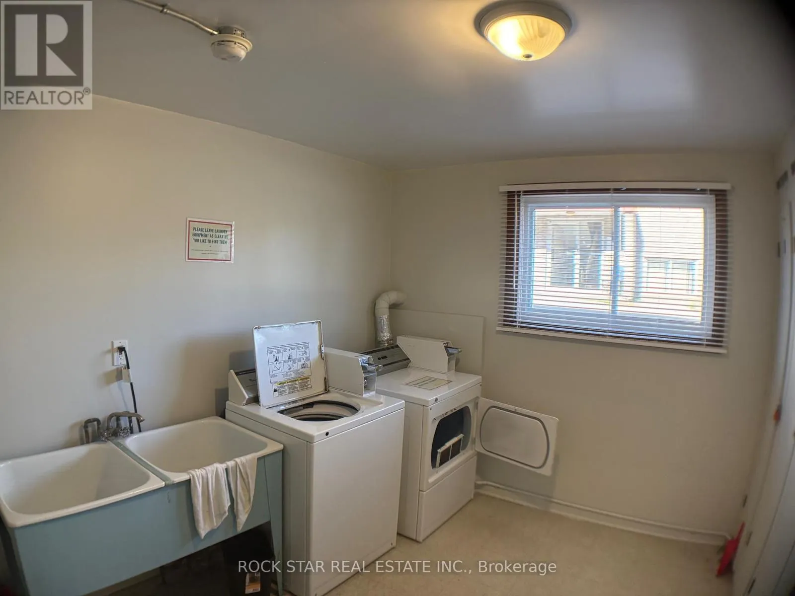 23 SAINT ANDREWS AVENUE