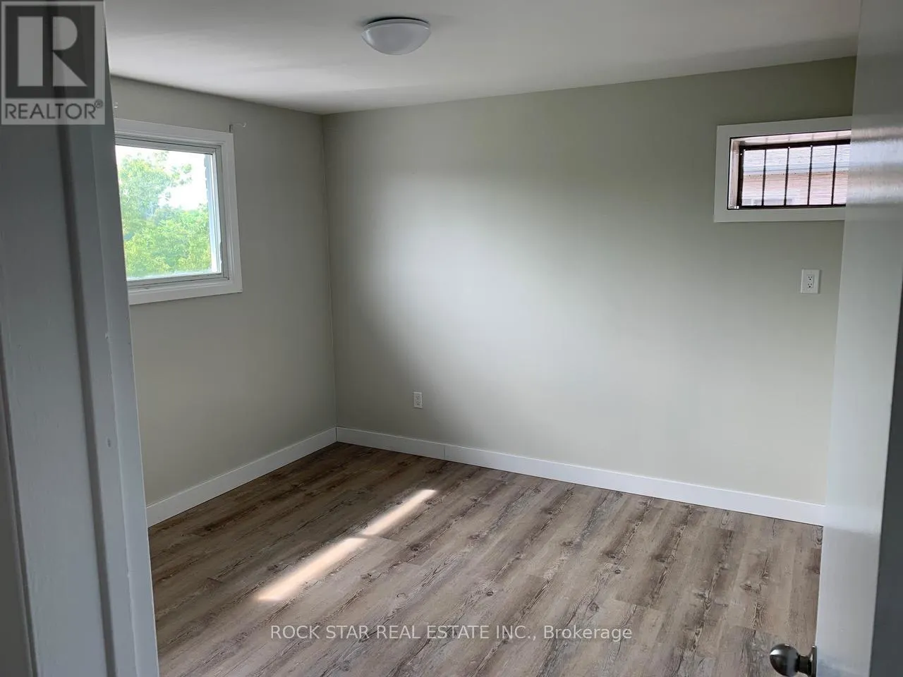 23 SAINT ANDREWS AVENUE