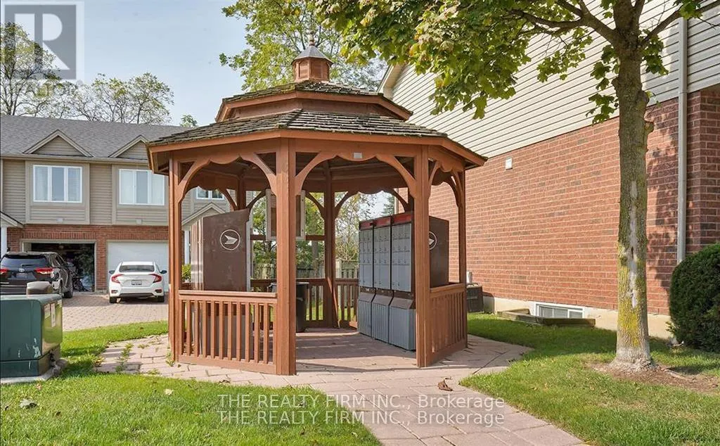 15 - 1921 FATHER DALTON AVENUE, #15