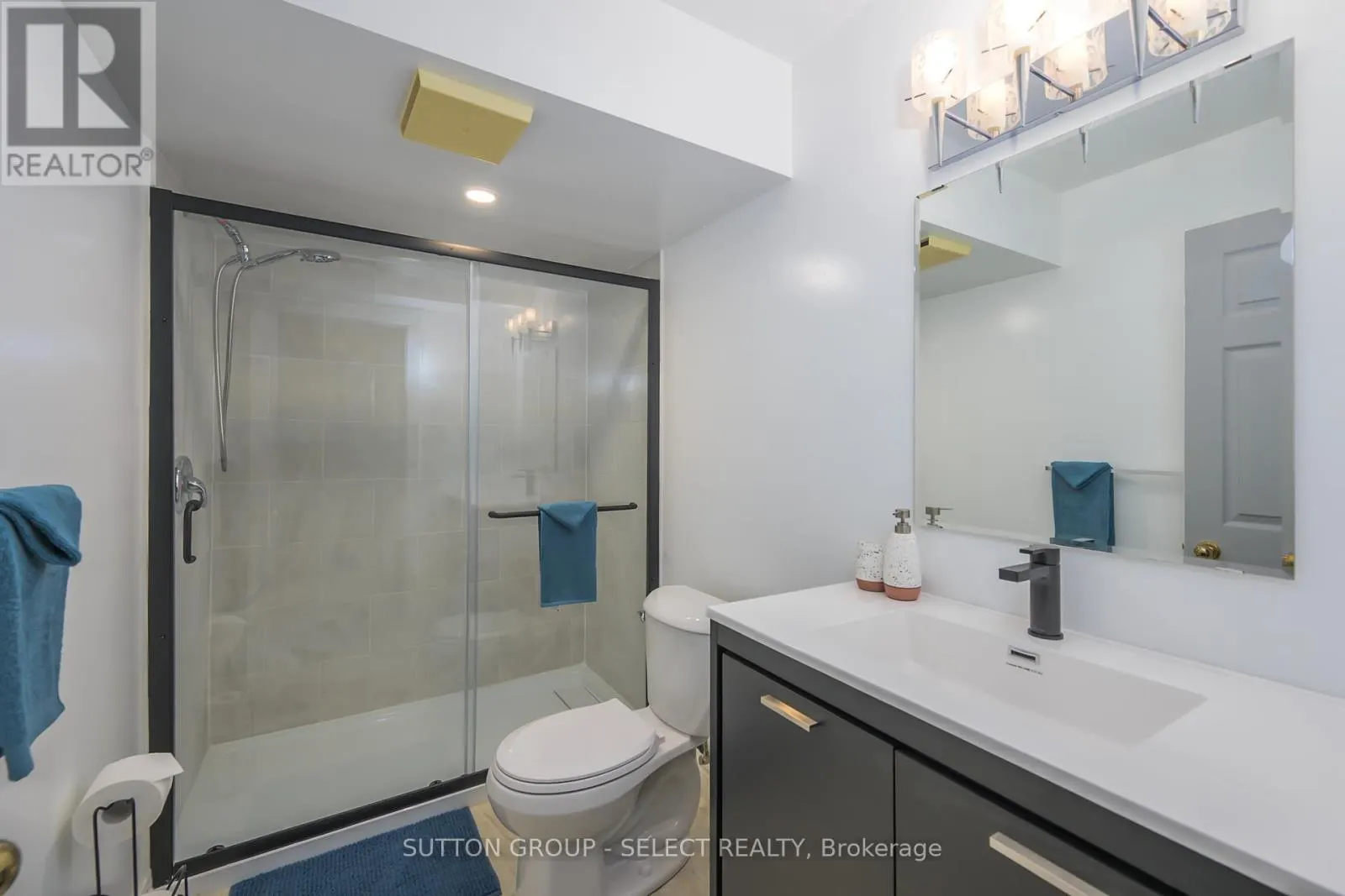 14 - 1478 ADELAIDE STREET N, #14