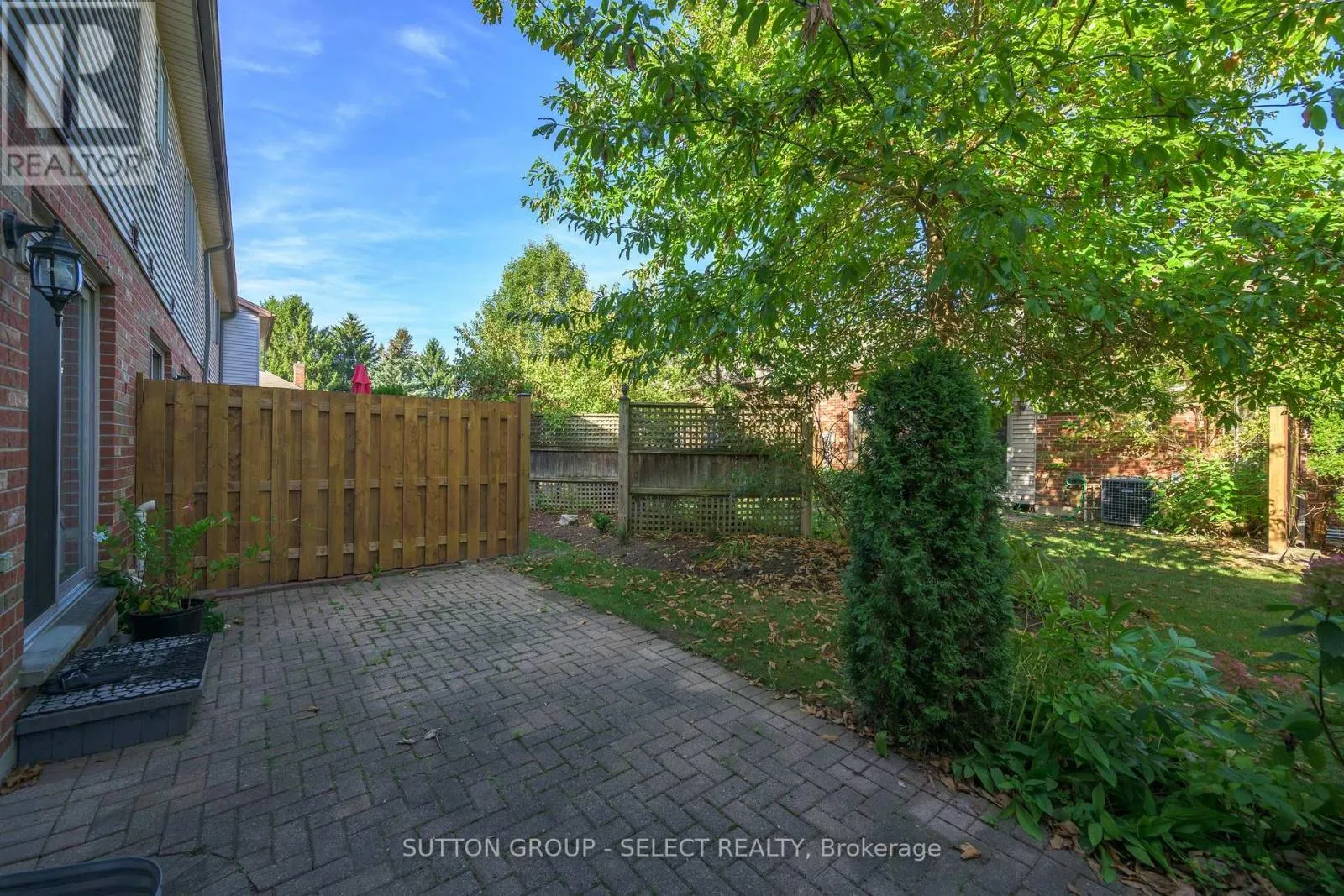 14 - 1478 ADELAIDE STREET N, #14