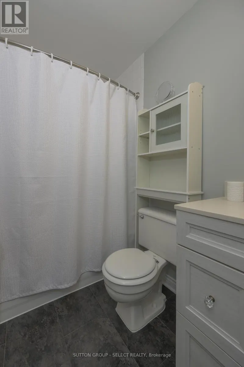 14 - 1478 ADELAIDE STREET N, #14