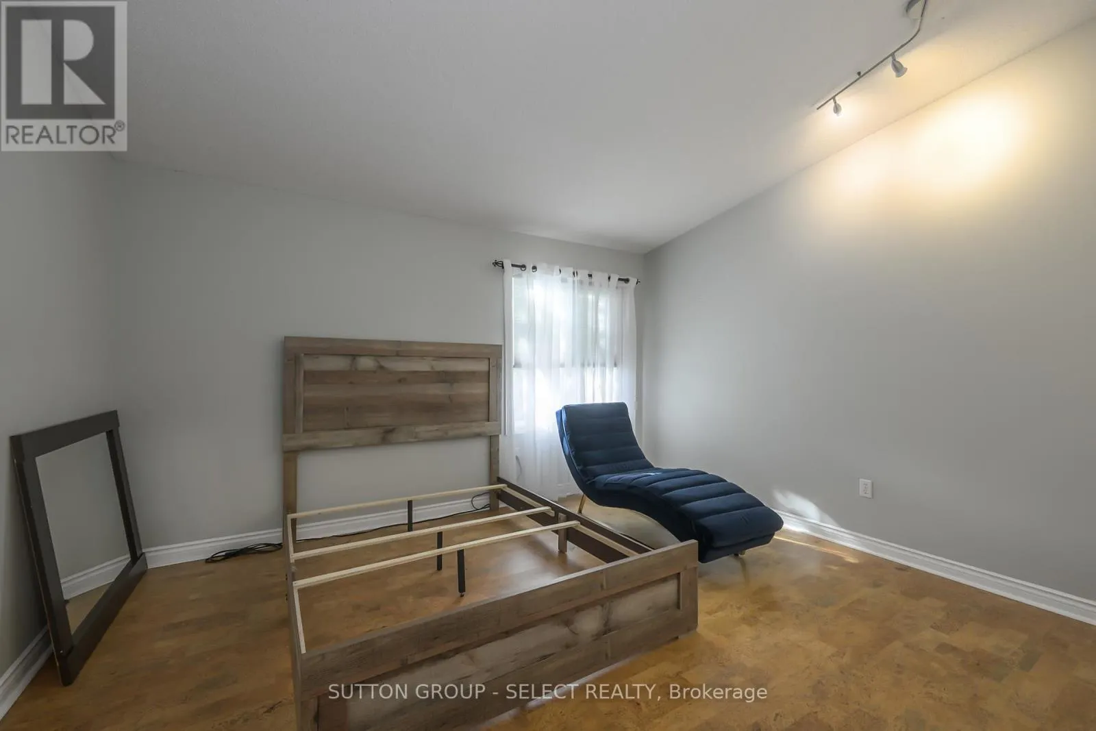 14 - 1478 ADELAIDE STREET N, #14