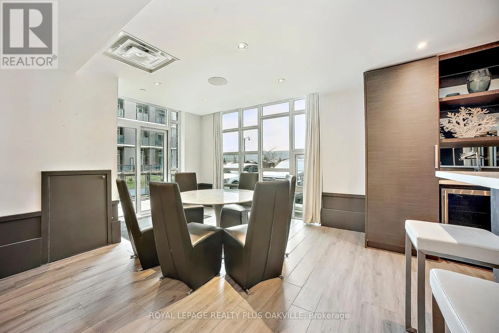 412 - 10 CONCORD PLACE