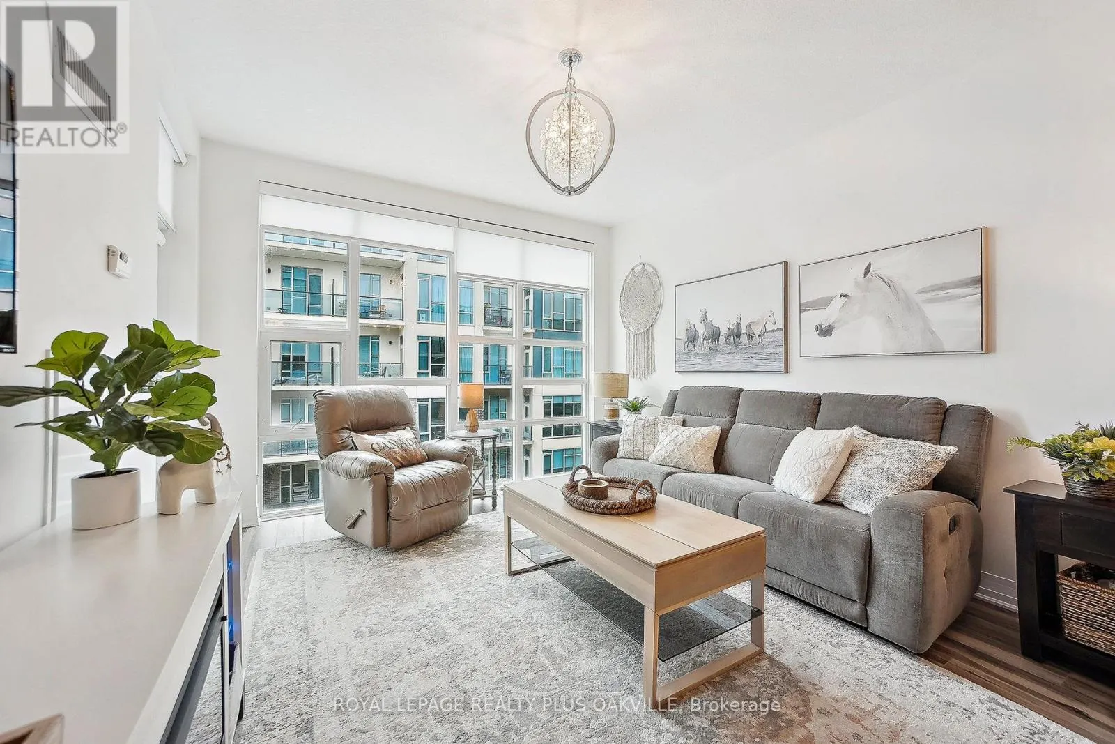 412 - 10 CONCORD PLACE