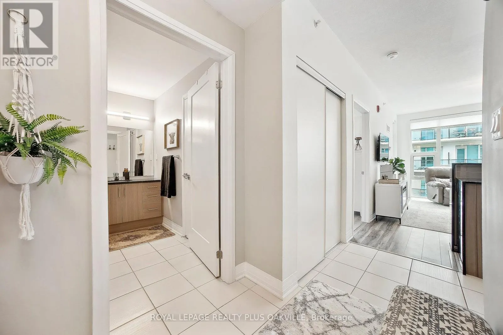 412 - 10 CONCORD PLACE