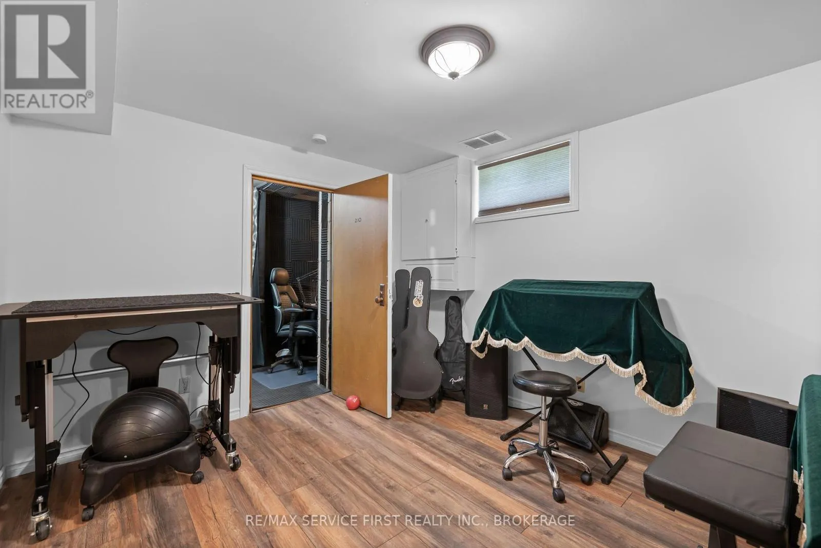 199 SPLINTER COURT