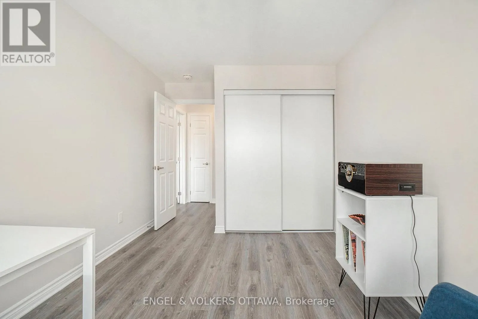 827 KINIW PRIVATE