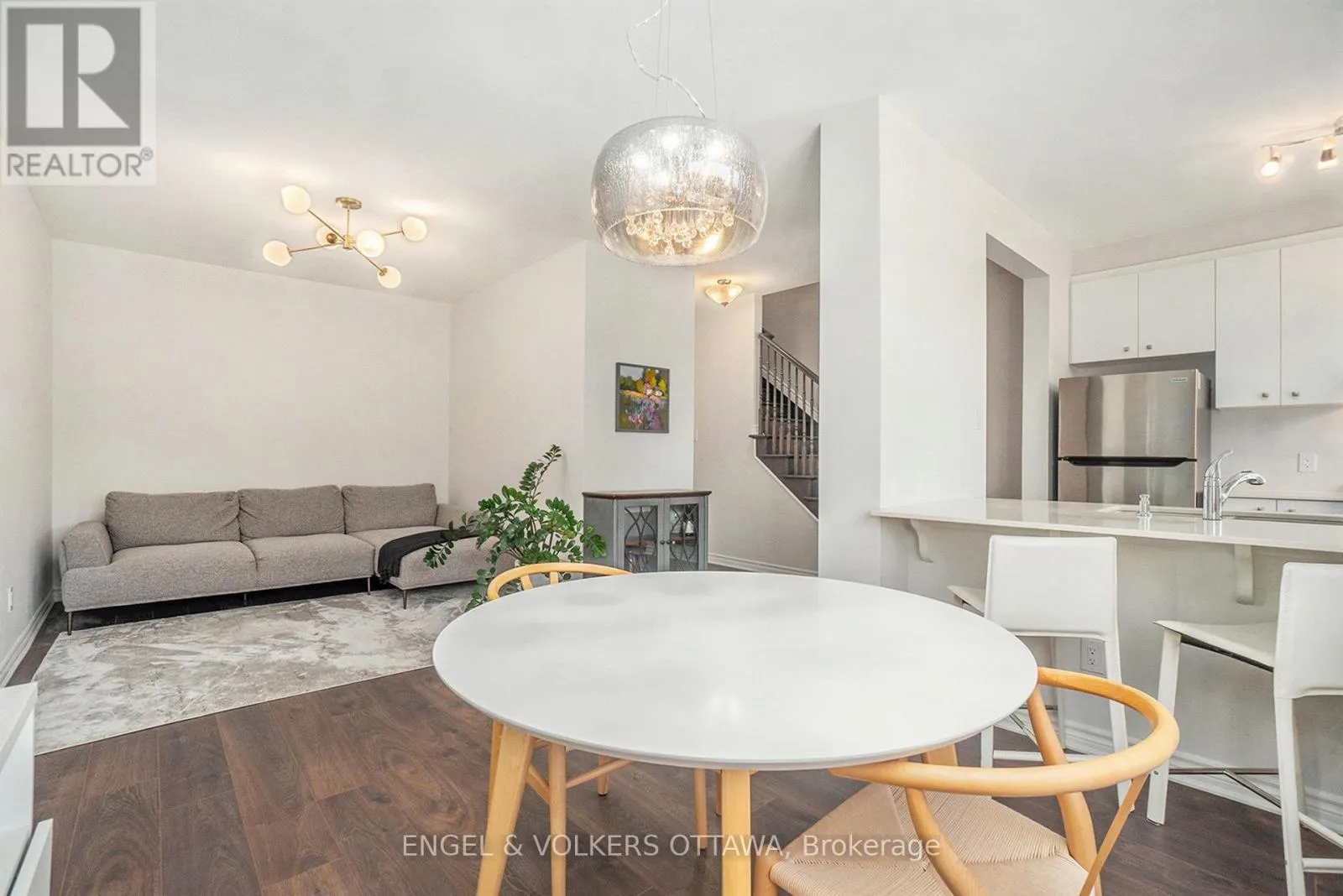 827 KINIW PRIVATE