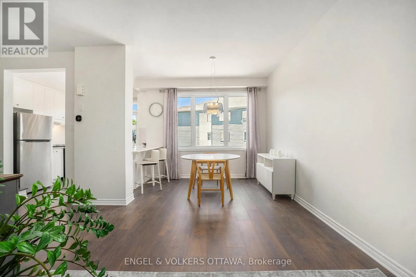 827 KINIW PRIVATE
