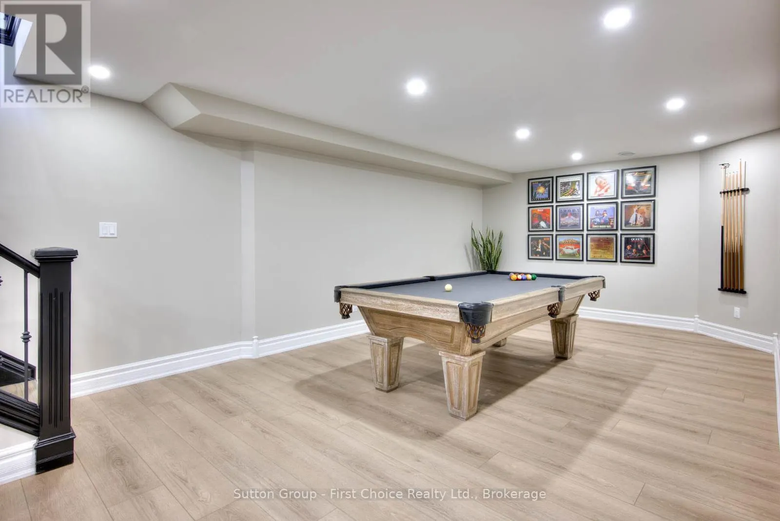 211 SUNSET DRIVE