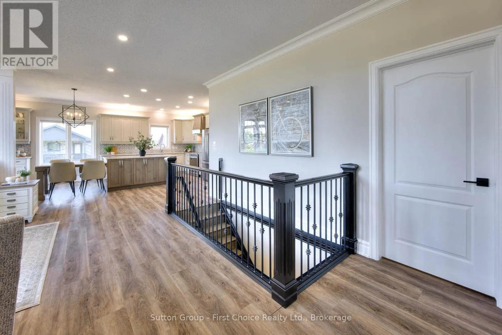 211 SUNSET DRIVE