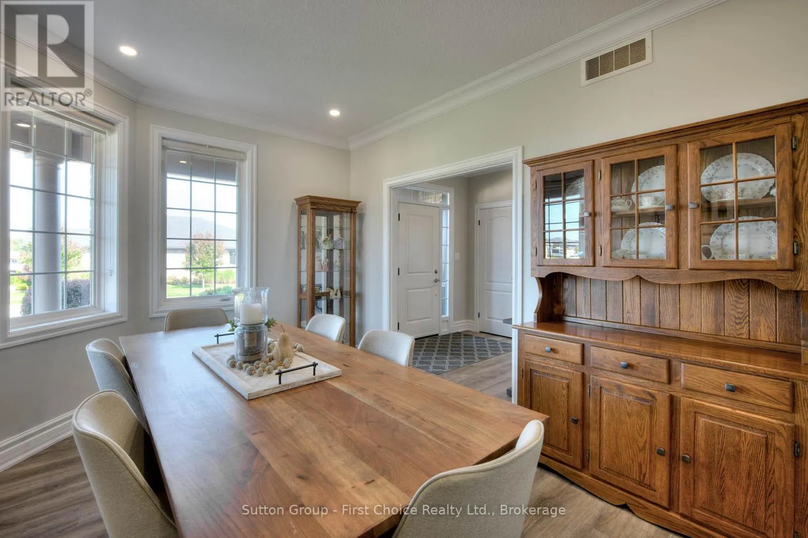 211 SUNSET DRIVE